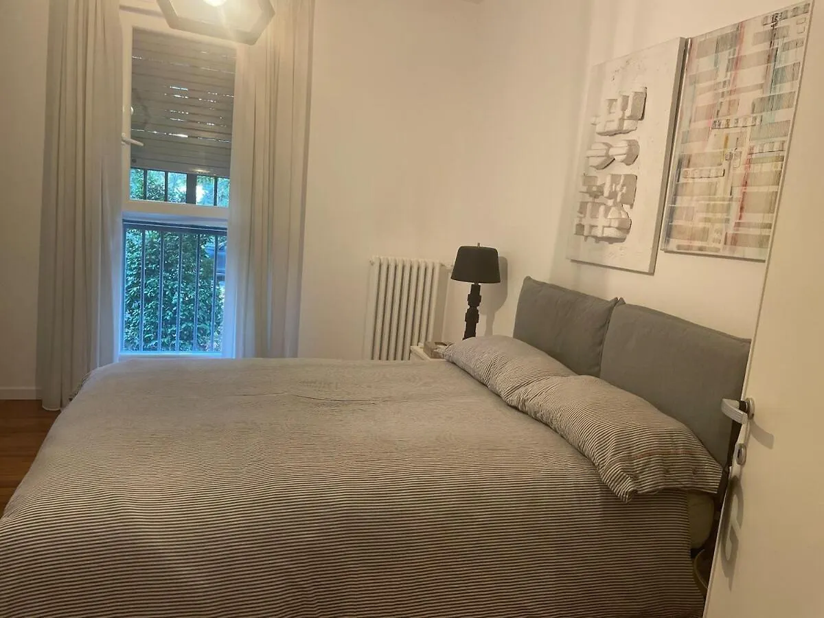 アパート Luxury Apartament Near Rho Fieramilano ,San Siro And Ippodromo Of ミラノ
